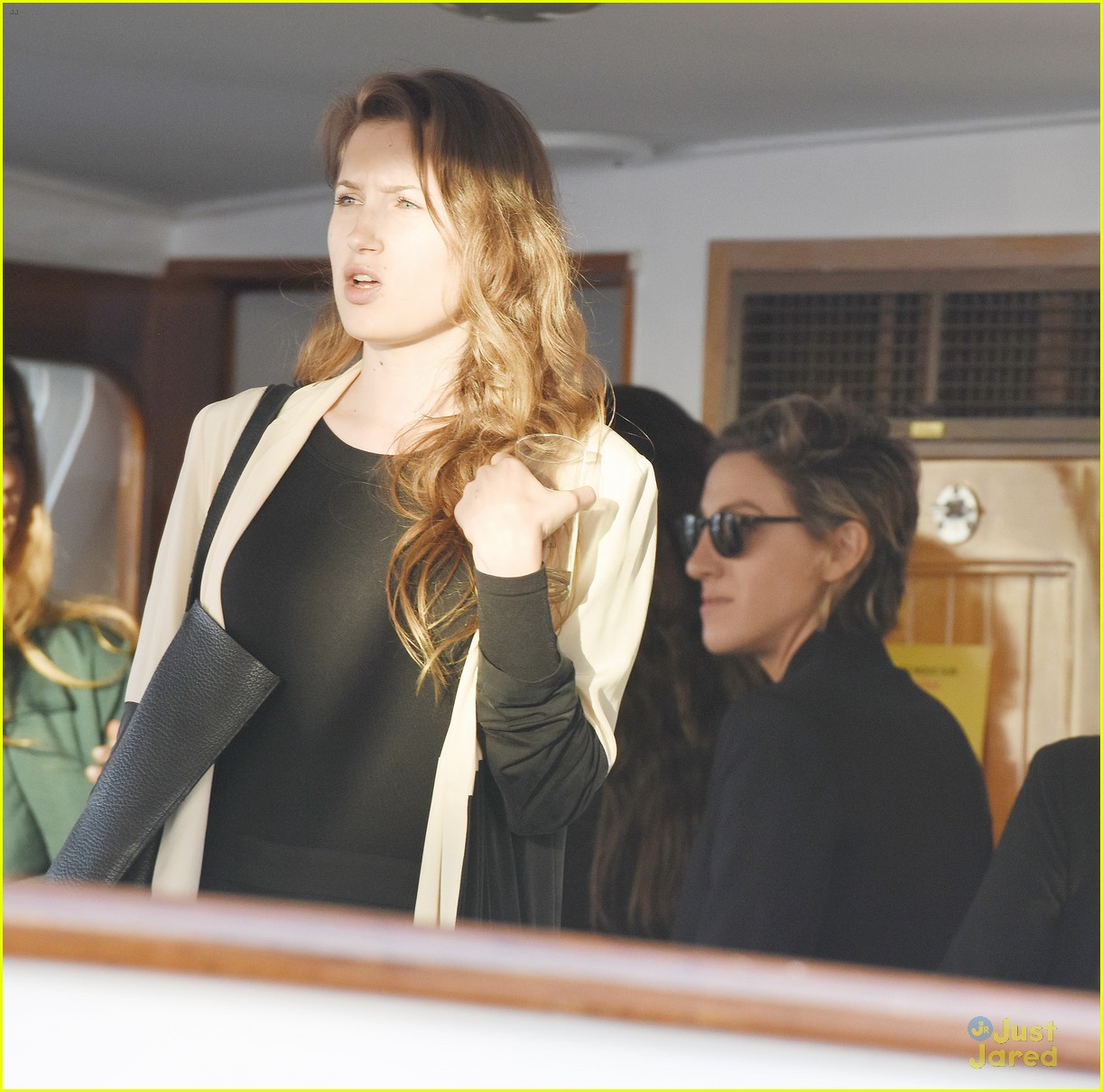 Kristen Stewart Holds Hands With Alicia Cargile at Cannes 2016 Party