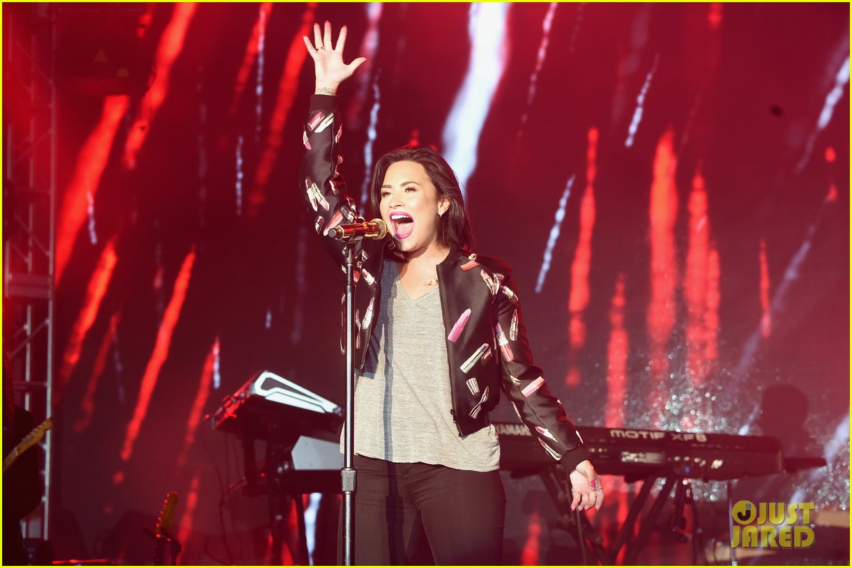 Demi Lovato Kicks Off AOL NewFronts Party in NYC with Amanda Steele