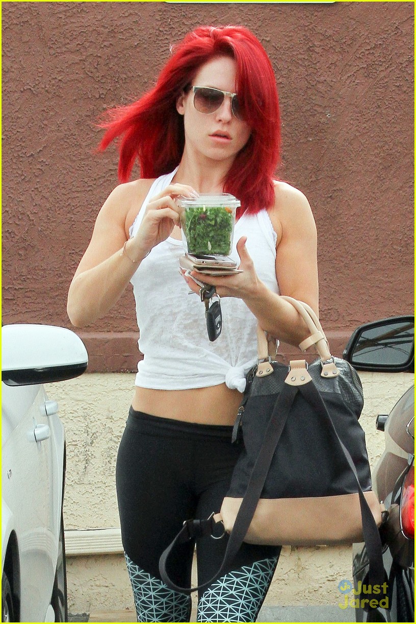 Sharna Burgess & Antonio Brown Throw Out First Pitch at Dodgers Game