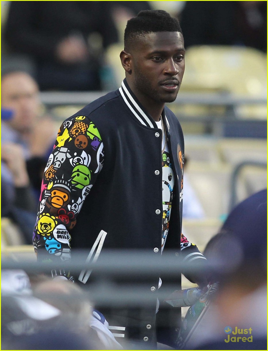 Sharna Burgess & Antonio Brown Throw Out First Pitch at Dodgers Game