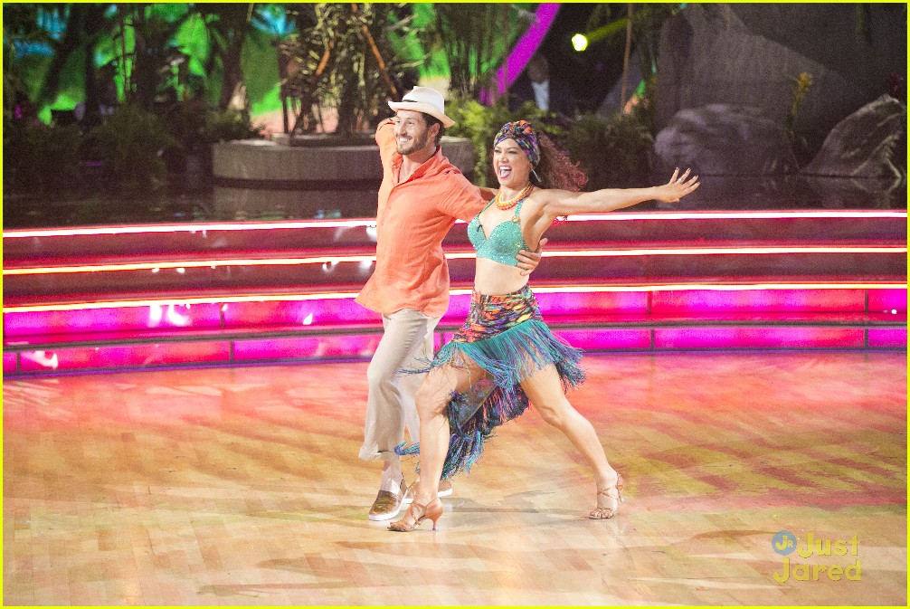 Lindsay Arnold Really Wants To Be In The Finals With Wanya Morris on DWTS