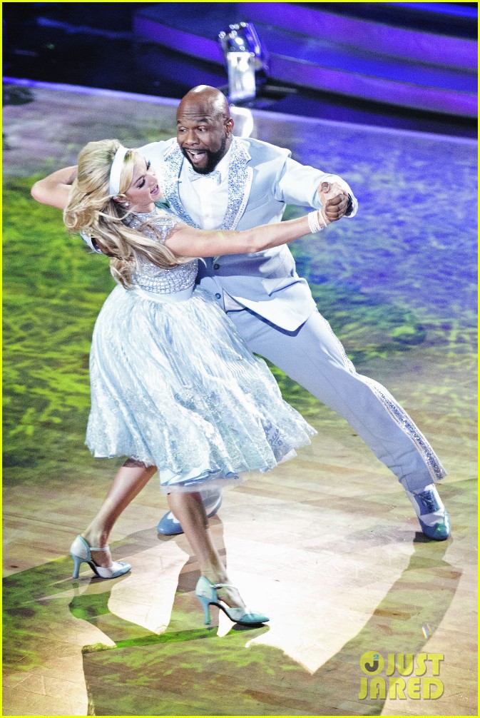 Lindsay Arnold is So Proud of Wanya Morris After 'DWTS' Foxtrot
