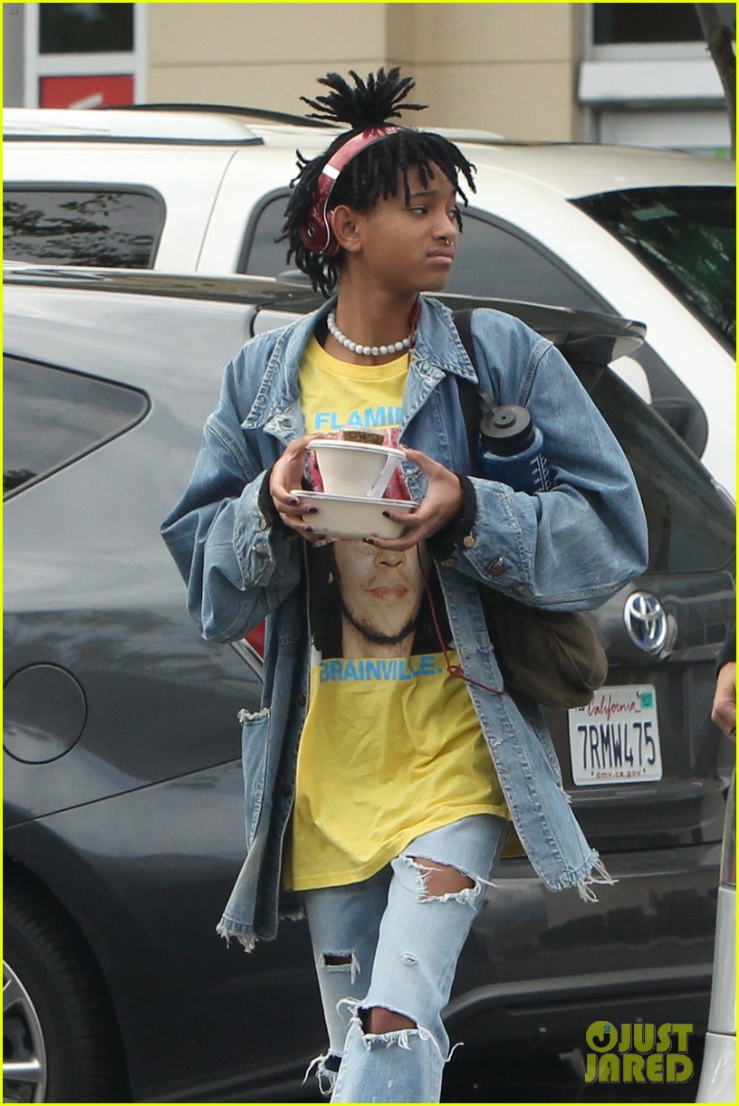 Willow & Jaden Smith Say Happy Mother's Day to Jada