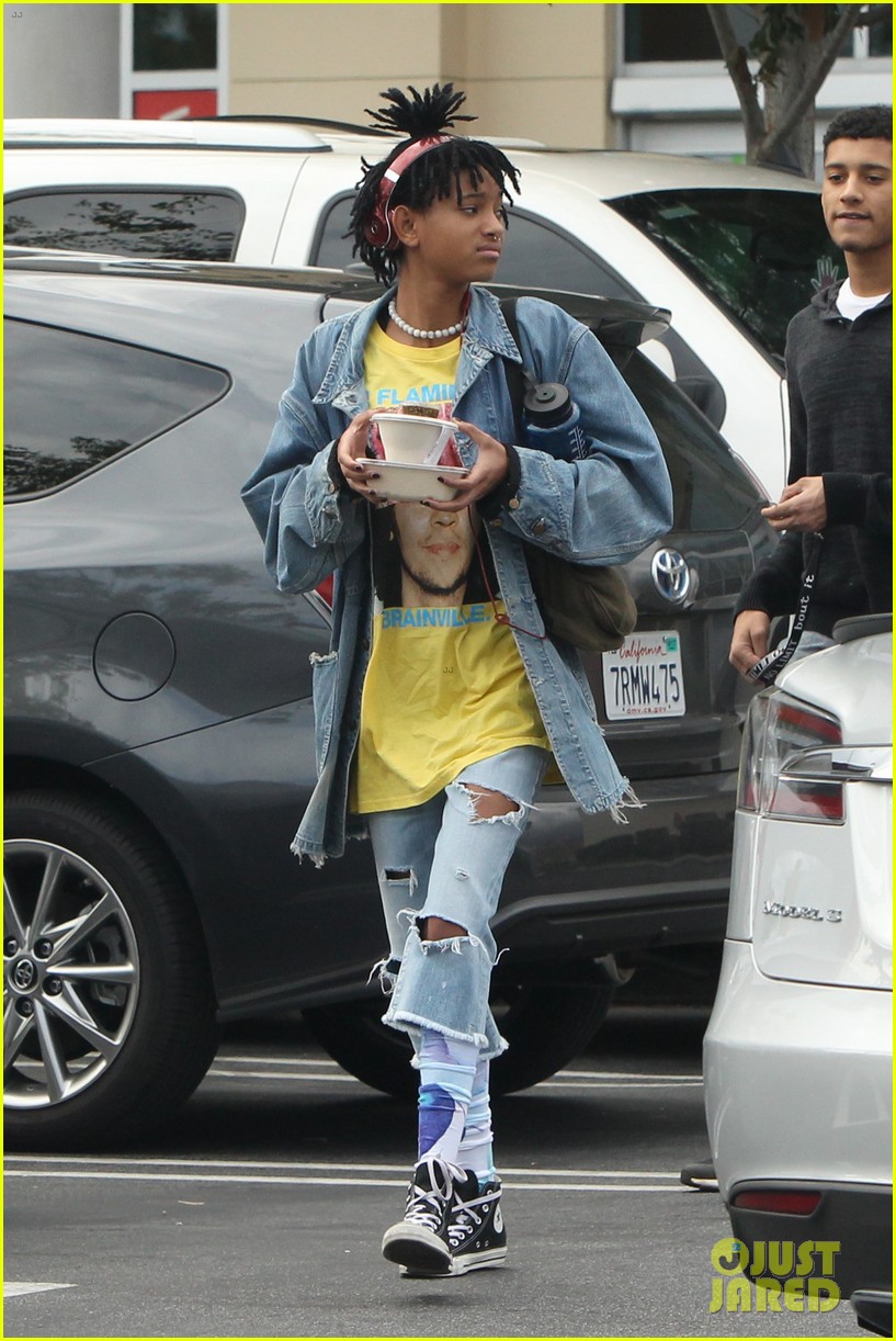 Willow & Jaden Smith Say Happy Mother's Day to Jada
