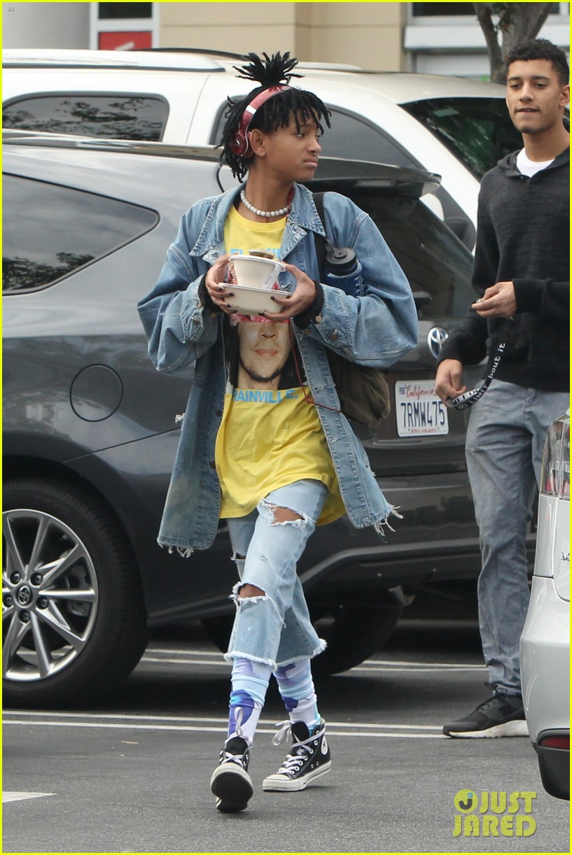 Willow & Jaden Smith Say Happy Mother's Day to Jada