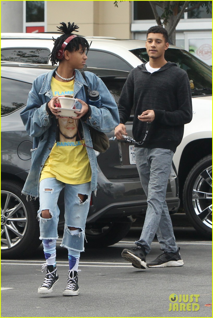 Willow & Jaden Smith Say Happy Mother's Day to Jada