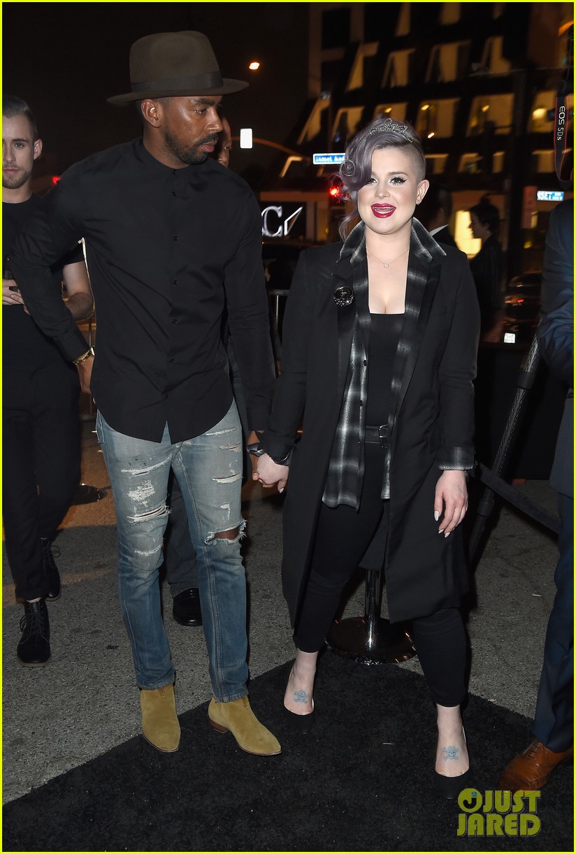 Zoe Kravitz Celebrates Yves Saint Laurent Beauty With Hailee Steinfeld