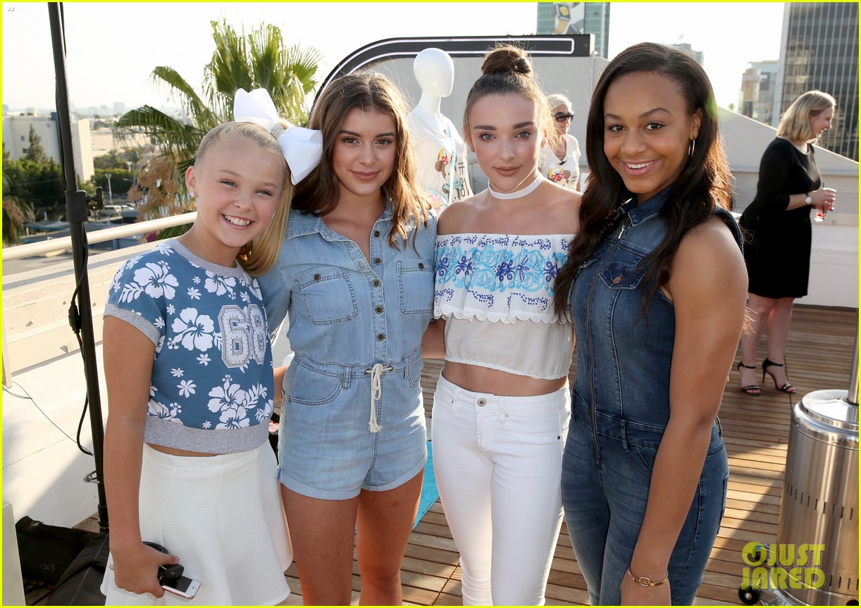 JoJo Siwa Joins 'Bizaardvark' Cast at JJJ's MXYZ Celebration!