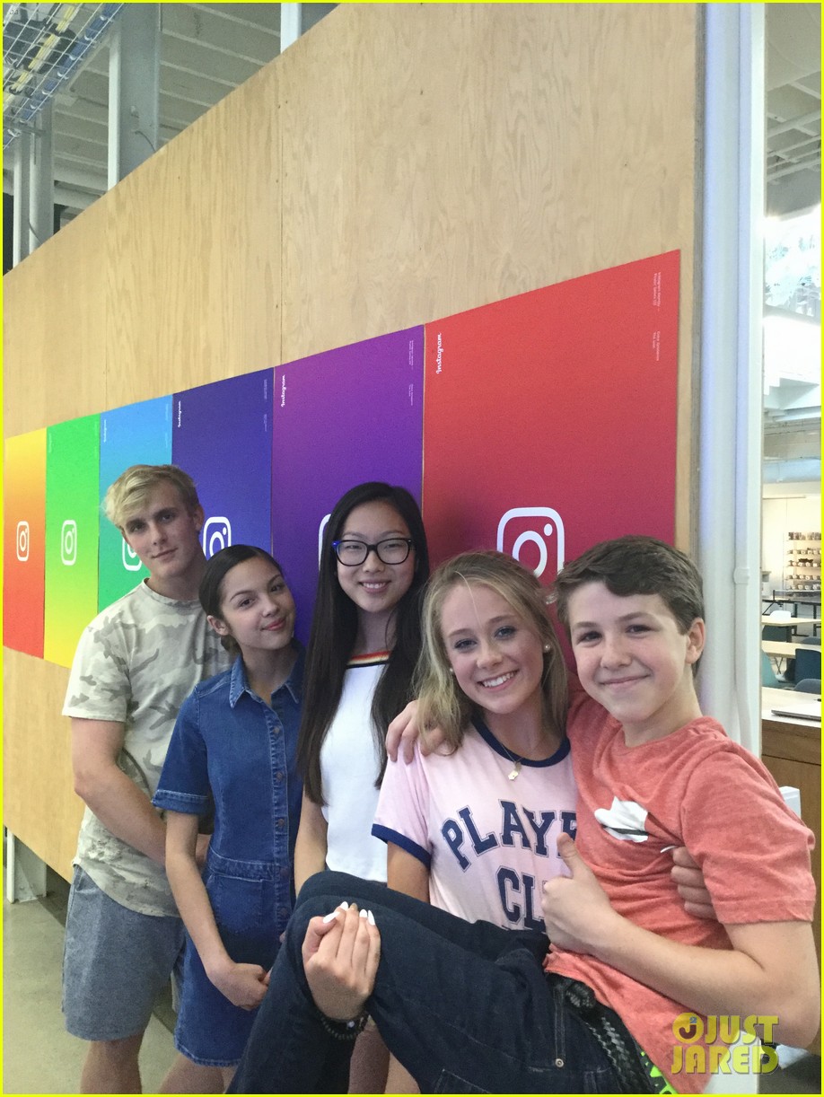 The 'Bizaardvark' Cast Visits Their Hollywood Billboard!