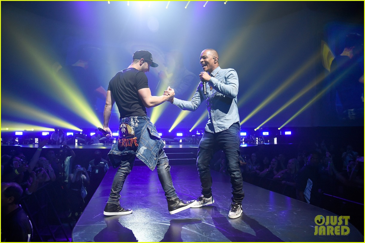Demi Lovato Debuts New Single 'Body Say' in Concert (Video)
