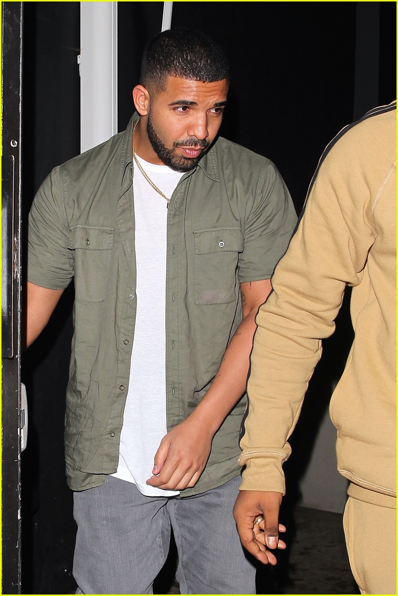 Hailey Baldwin Seen on Dinner Date with Drake!