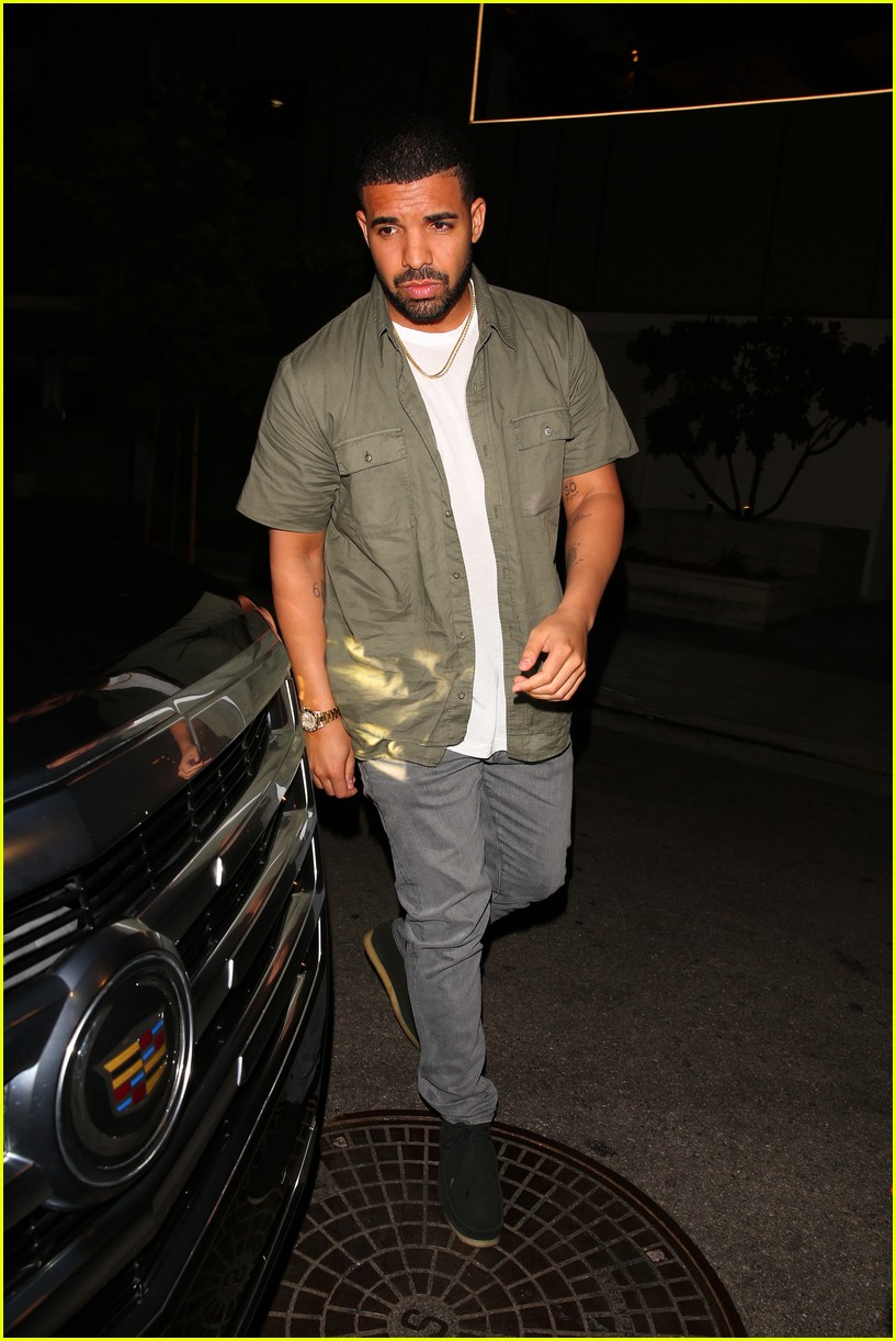Hailey Baldwin Seen on Dinner Date with Drake!