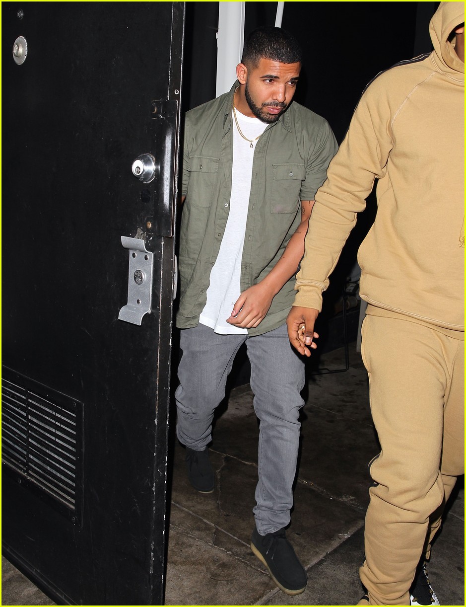 Hailey Baldwin Seen on Dinner Date with Drake!
