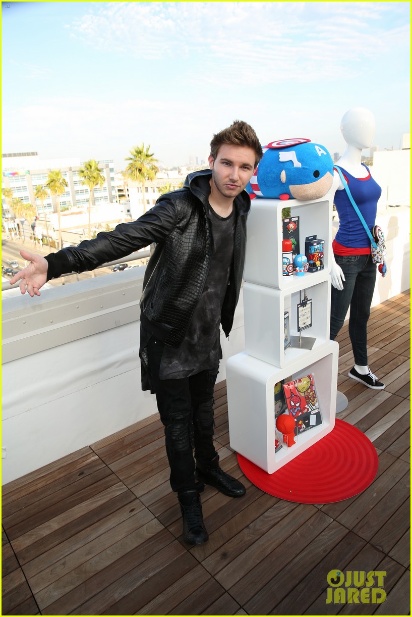 Landry Bender Meets Up with 'Best Friends' Cast at JJJ & Disney's MXYZ Party!