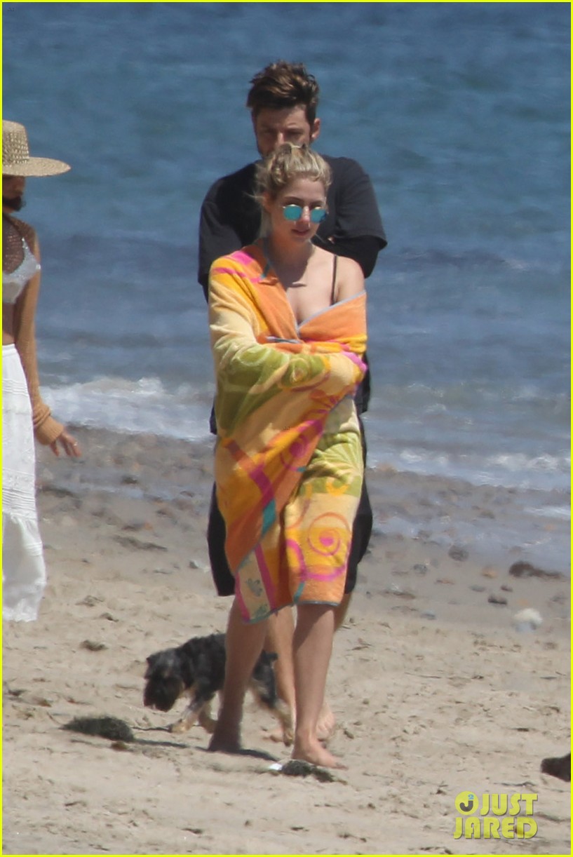 Vanessa Hudgens & Austin Butler Have a Beach Day in Malibu