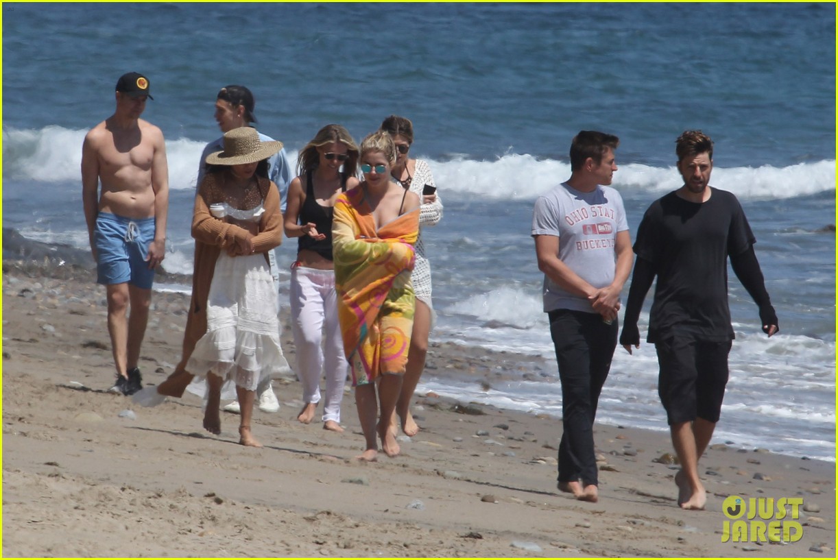 Vanessa Hudgens & Austin Butler Have a Beach Day in Malibu