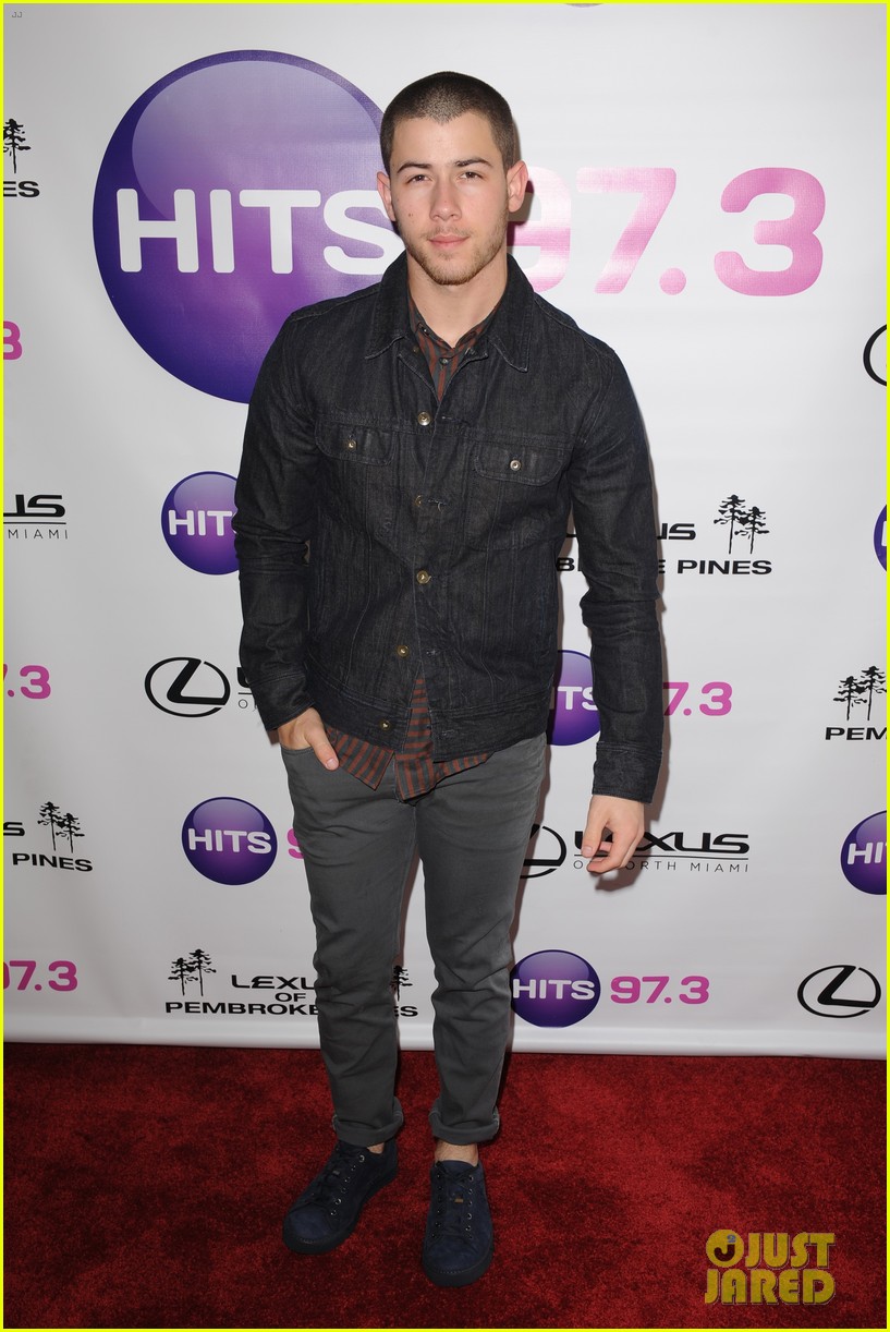 Nick Jonas Performs a 'Sole' Session for Creative Recreation