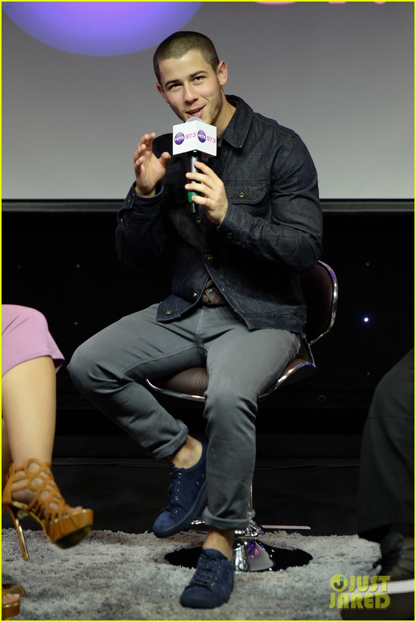 Nick Jonas Performs a 'Sole' Session for Creative Recreation