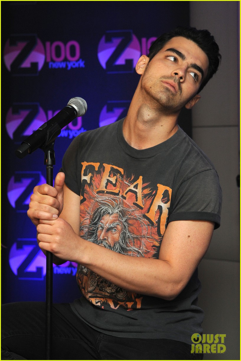 Joe Jonas & Model Eileen Kelly Cycle City Streets Together