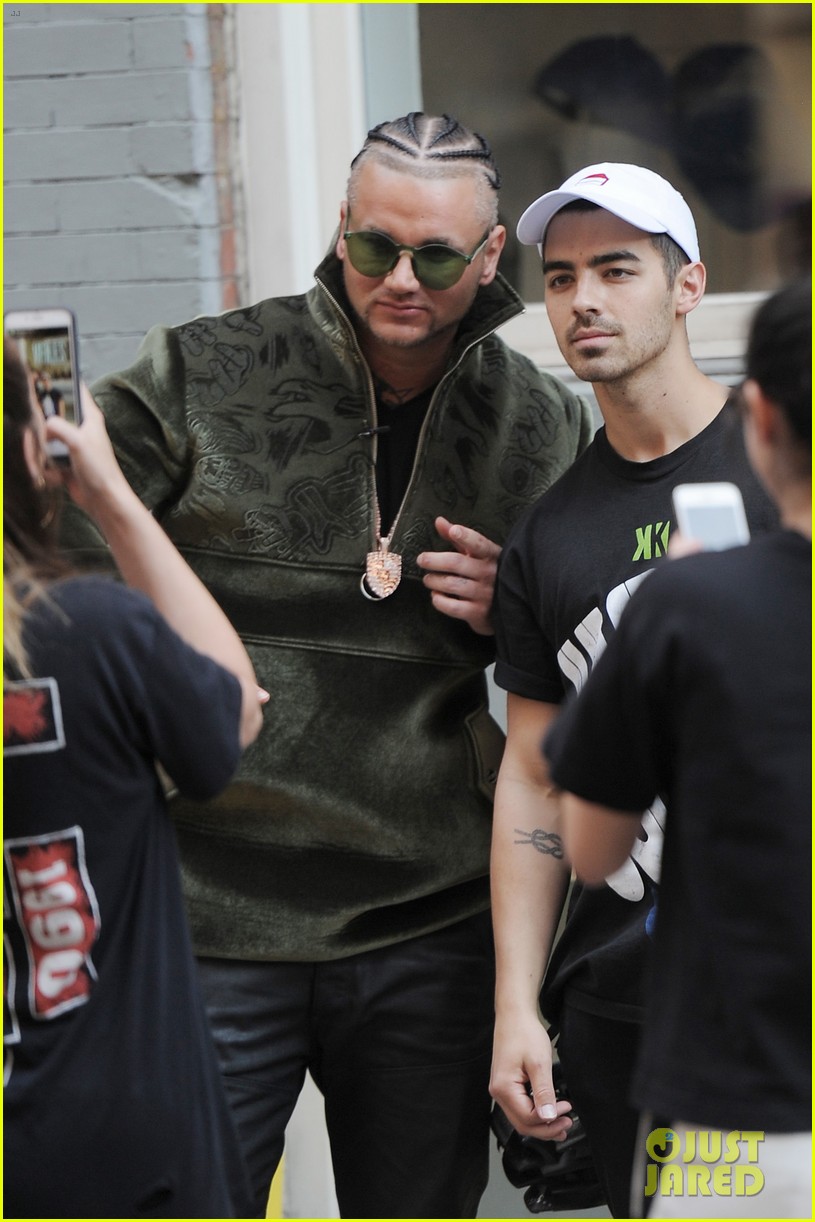 Joe Jonas & Model Eileen Kelly Cycle City Streets Together