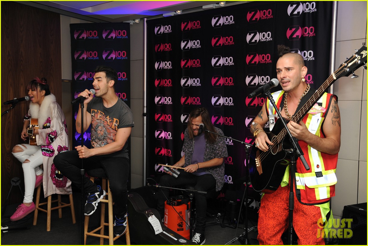 Joe Jonas & Model Eileen Kelly Cycle City Streets Together