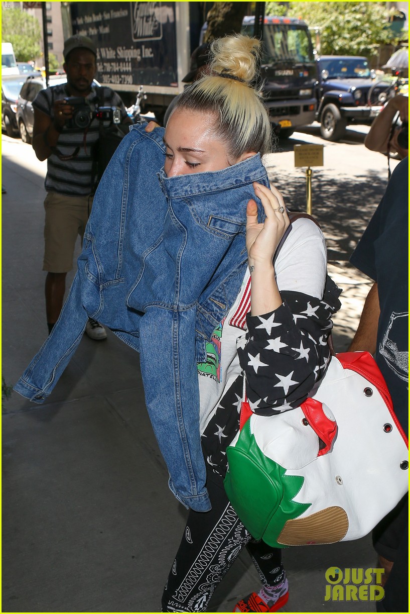 Liam Hemsworth & Miley Cyrus Get to Work in NYC After Date Night