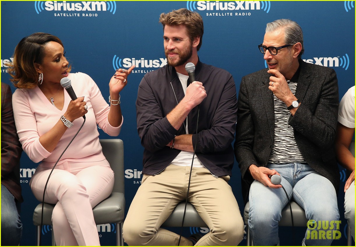 Liam Hemsworth & Miley Cyrus Get to Work in NYC After Date Night