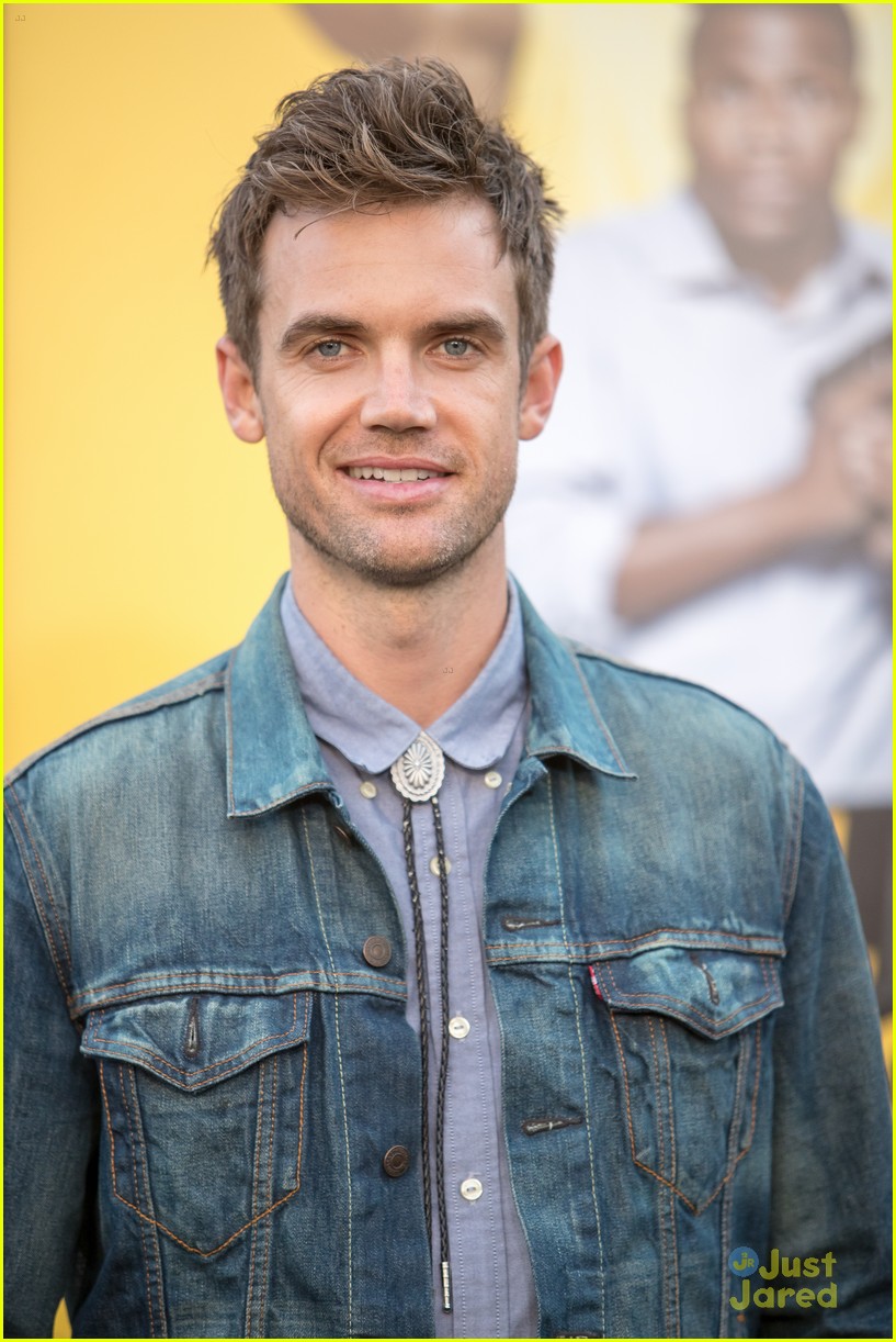 Megan Park & Tyler Hilton Make it a Date Night for 'Central Intelligence' Premiere