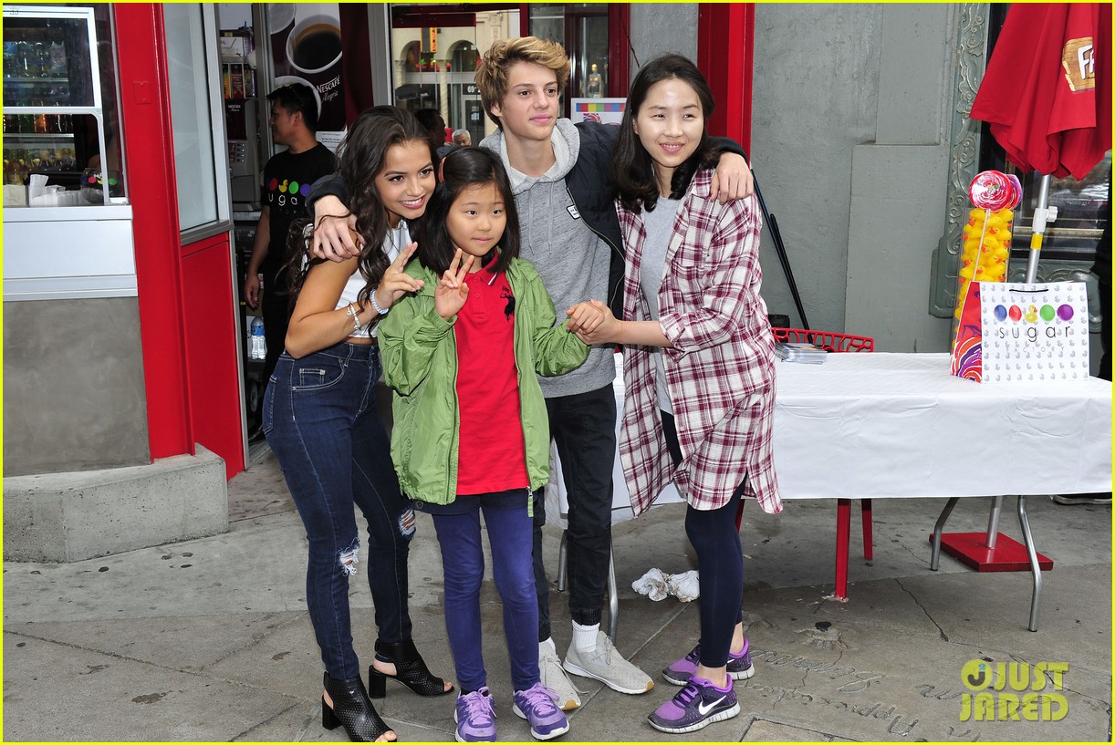 Isabela Moner & Jace Norman Make One Cute Couple at Sugar Factory!