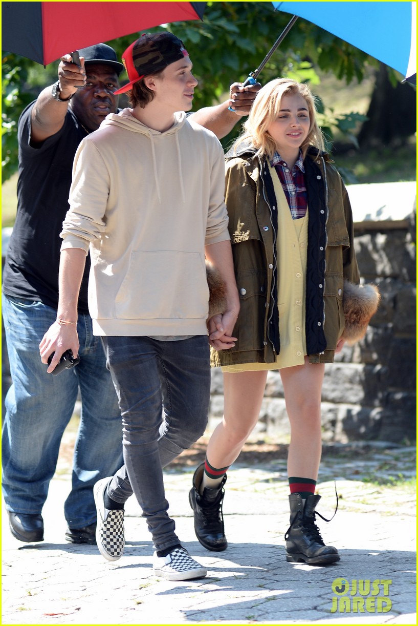 Chloe Moretz & Brooklyn Beckham Jet Back to L.A. After Her Photo Shoot