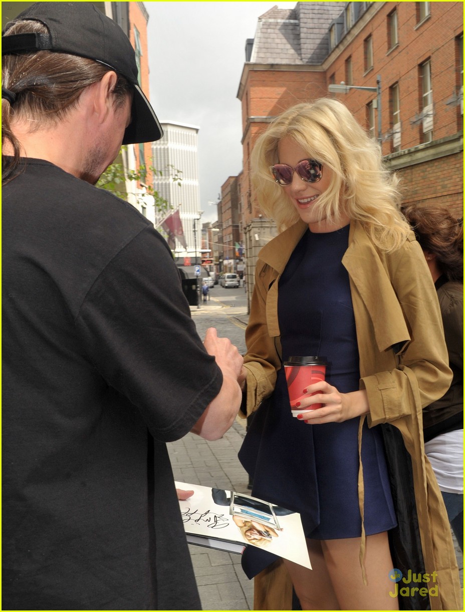 Pixie Lott Brings 'Breakfast at Tiffany's' to Dublin