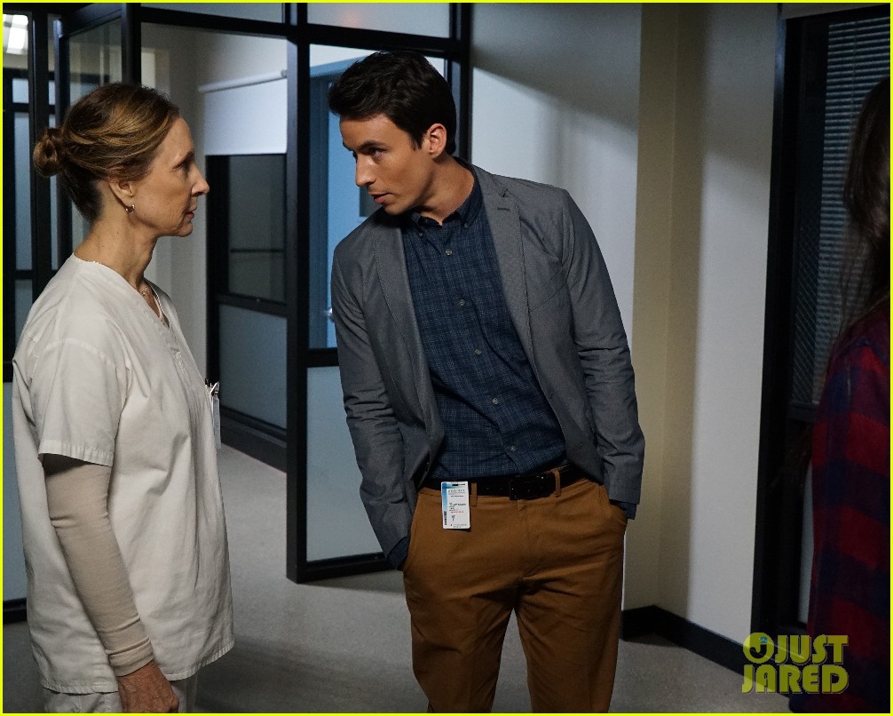 Elliott Becomes Suspect No. 1 on Tonight's 'Pretty Little Liars'