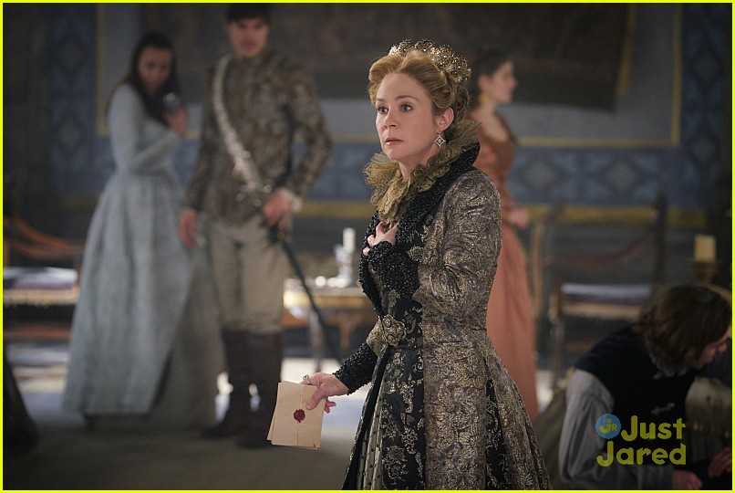 'Reign's Season Finale Is Tonight & It's Dramatic!