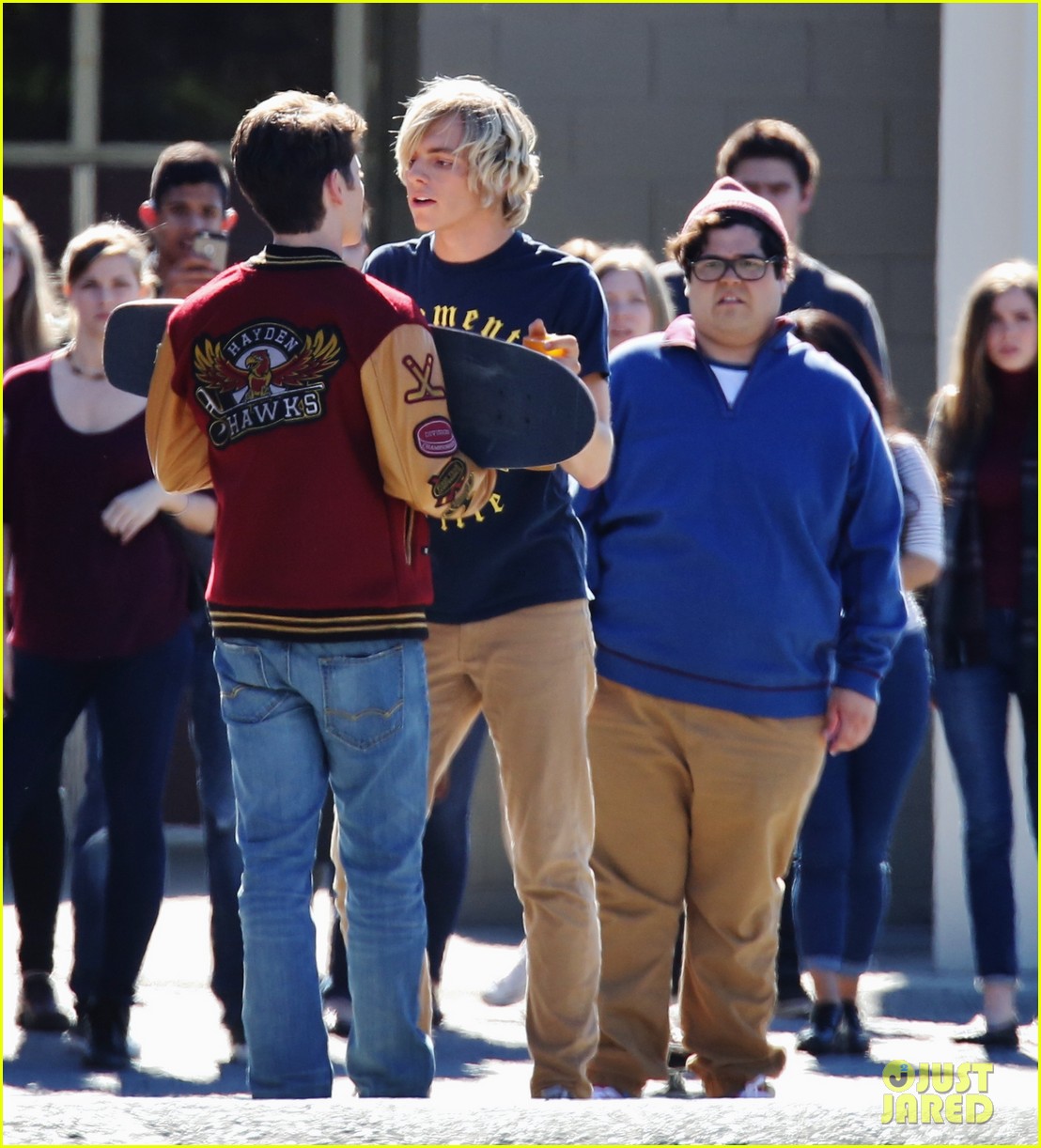 Ross Lynch Skateboards on the 'Status Update' Set With Gregg Sulkin & Courtney Eaton!