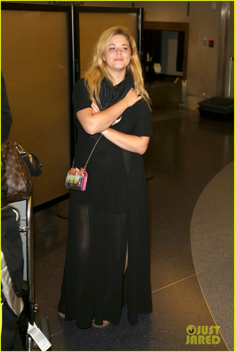 Sasha Pieterse Holds Hands With Fiance Hudson Sheaffer in the Bahamas