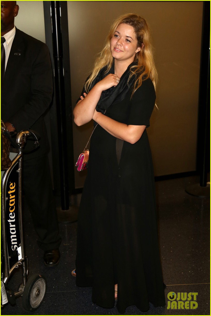 Sasha Pieterse Holds Hands With Fiance Hudson Sheaffer in the Bahamas