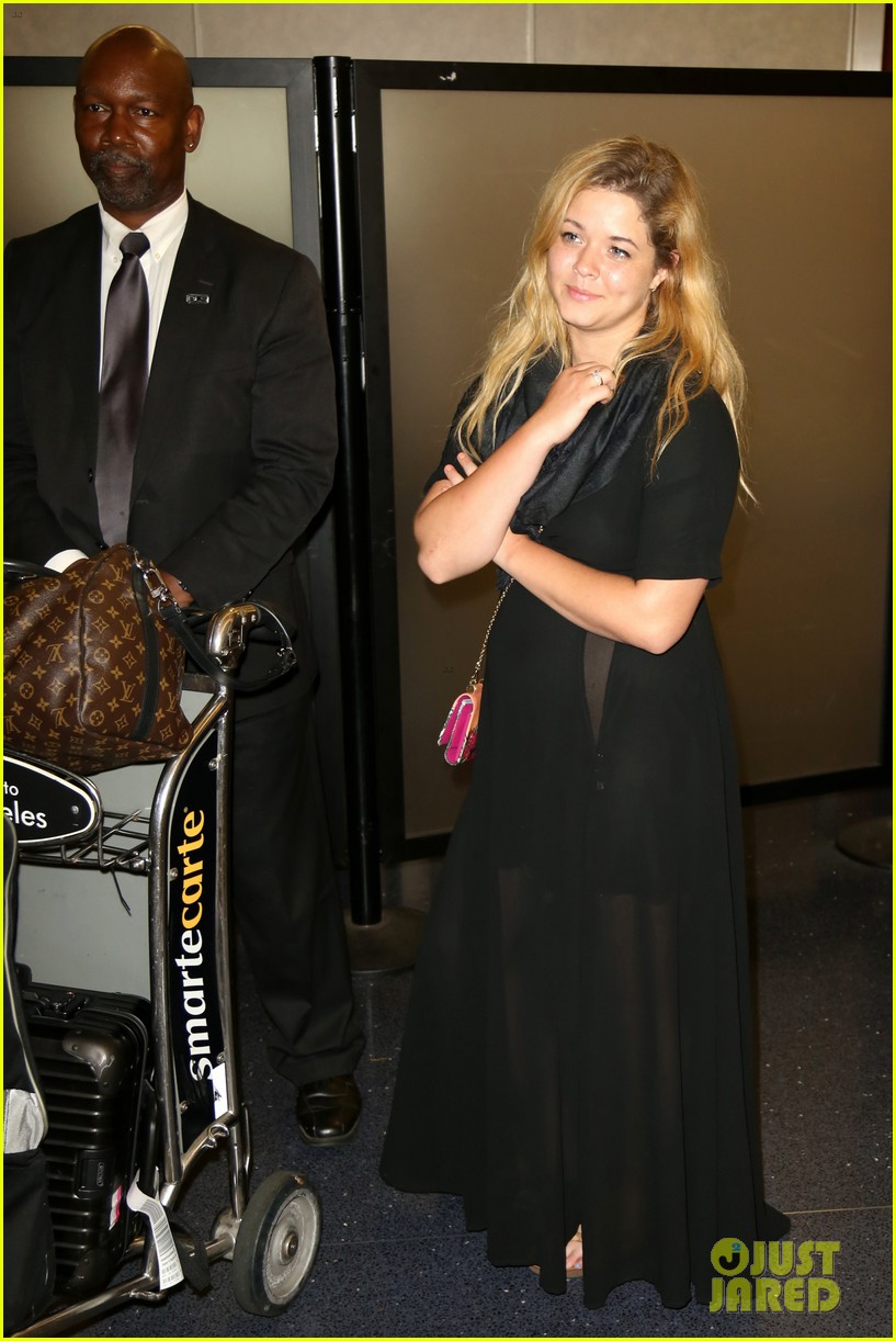 Sasha Pieterse Holds Hands With Fiance Hudson Sheaffer in the Bahamas