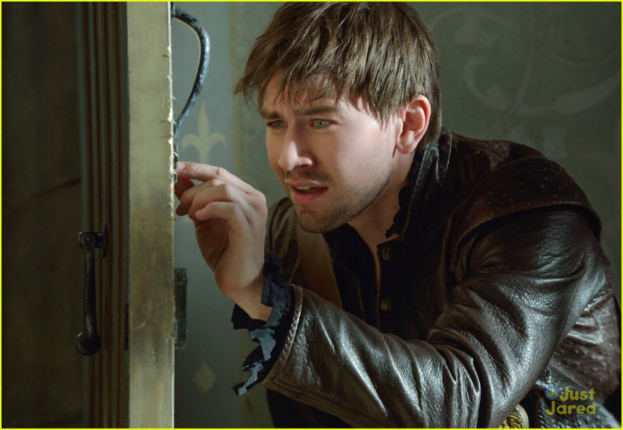 Torrance Coombs Opens Up About Leaving 'Reign' & Bash Behind in Reddit AMA