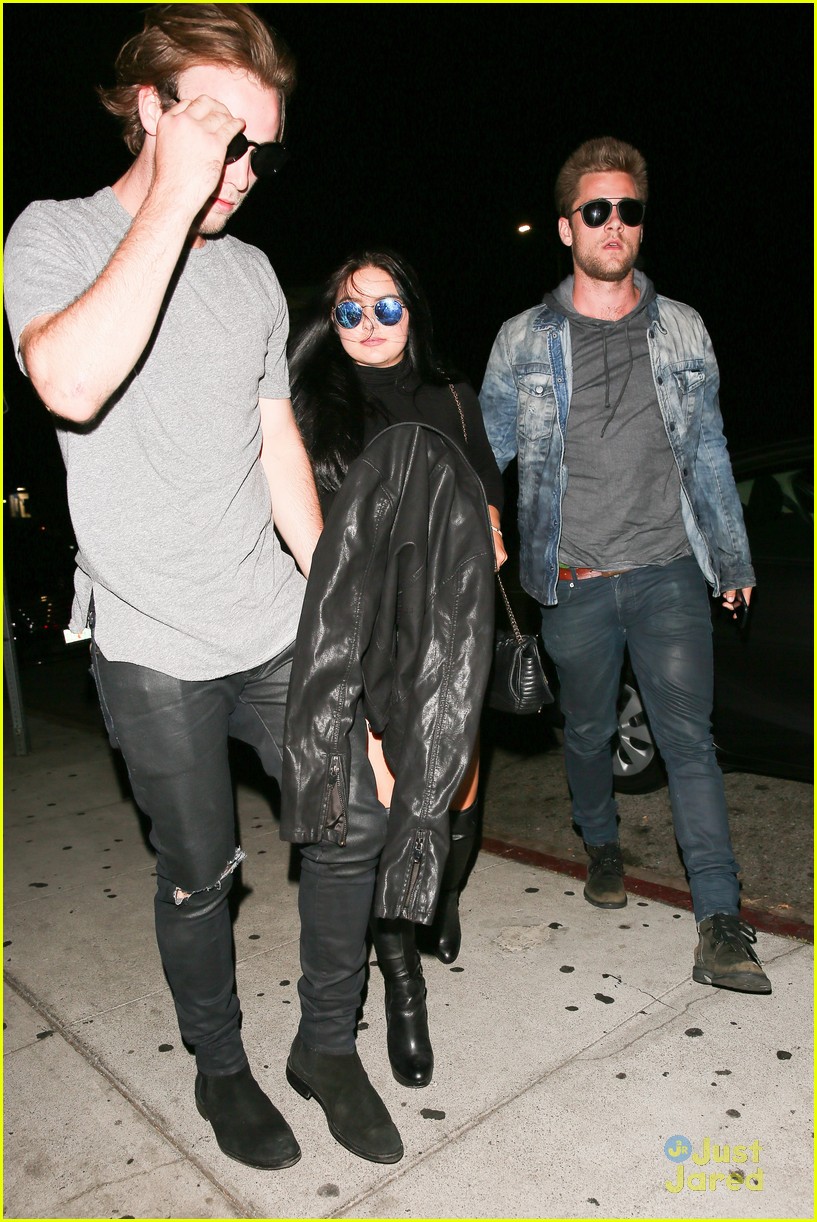 Ariel Winter Shows Off New Tiger Tattoo
