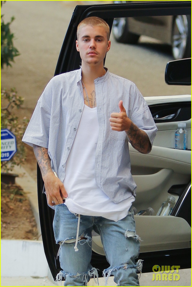 Justin Bieber Takes a Weekend Off from His Tour to Hang Out with Friends!