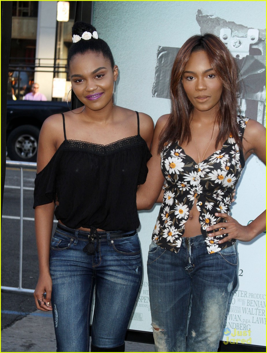 China Anne McClain & Sierra McCormick Have 'A.N.T. Farm' Reunion at 'Lights Out' Premiere
