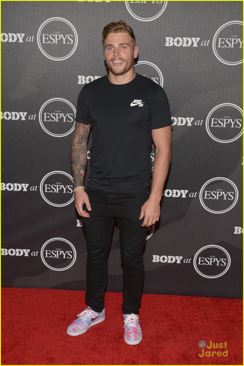 Snow Sport Atheles Chloe Kim & Gus Kenworthy Hit Gifting Suite Ahead of ESPYS 2016