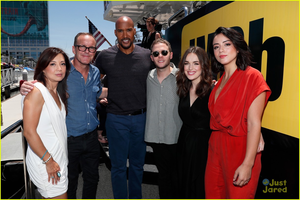 Chloe Bennet & Elizabeth Henstridge Announce 'SHIELD's Ghost Rider at Comic-Con 2016