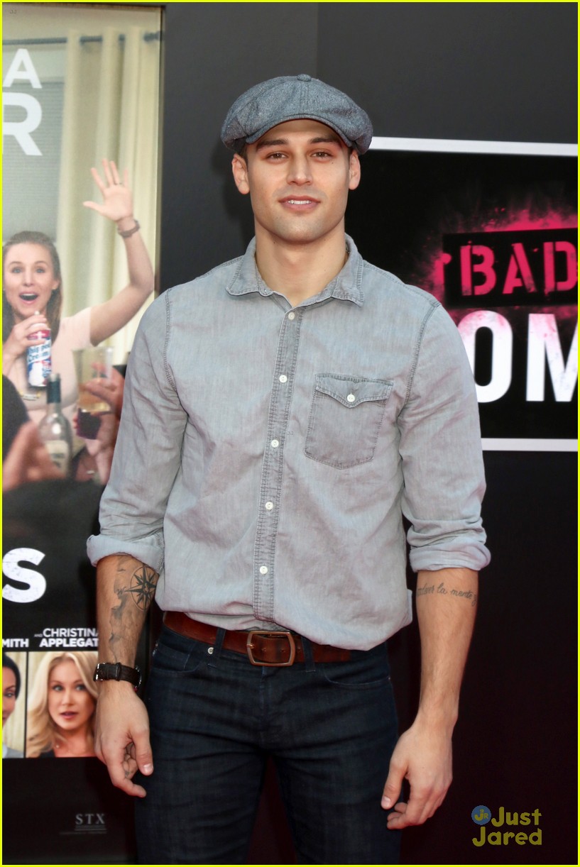 Cierra Ramirez & Allison Holker Bring Their Guys To 'Bad Moms' Premiere