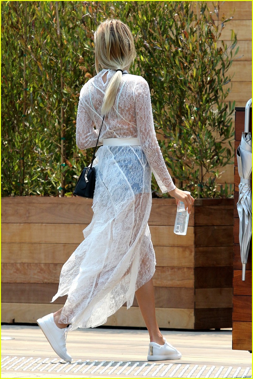 Hailey Baldwin & Kylie Jenner Beat the Heat in the Pool