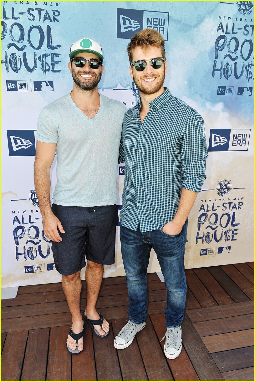 Tyler Hoechlin Dishes on Playing Clark Kent on 'Supergirl' Season 2