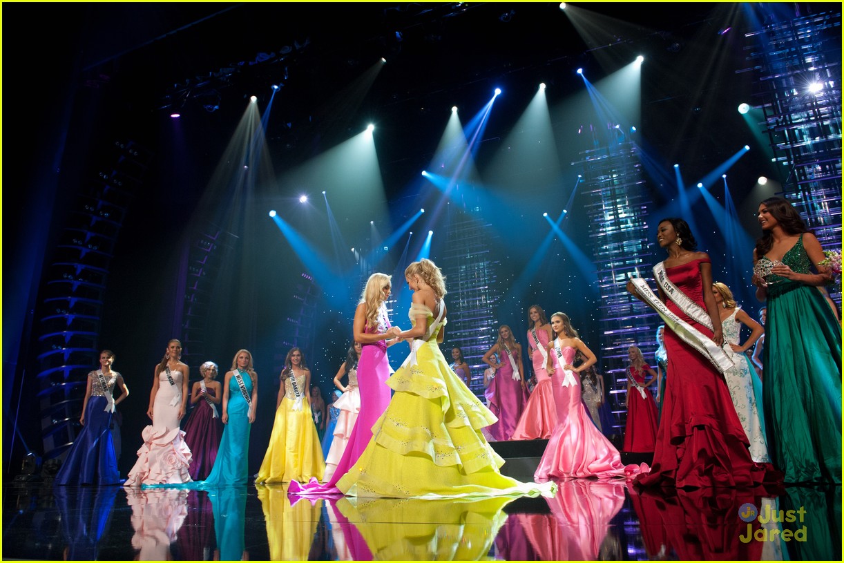 Miss Teen USA 2016 Karlie Hay Apologies For Past Language On Twitter