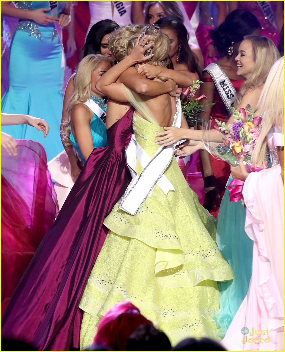 Miss Teen USA 2016 Karlie Hay Apologies For Past Language On Twitter