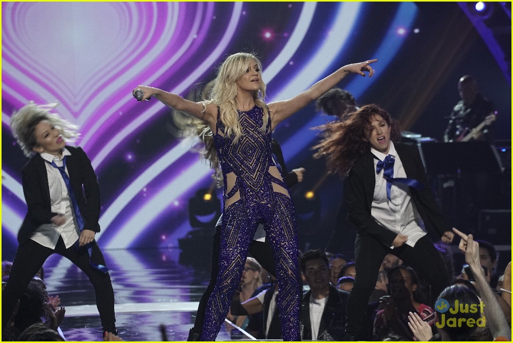 Kelsea Ballerini Sings Britney Spears & Shania Twain Medley on 'Greatest Hits' - Watch Here!