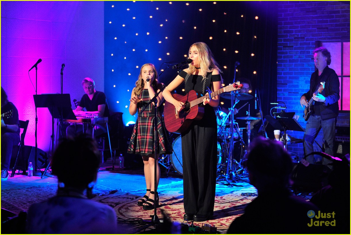 Lennon and Maisy Salute Music City at Skyville Live Event